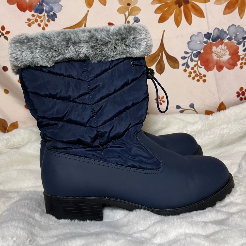 Trotters Bryce Womens 7.5WW Blue Quilted Faux Fur Trim Side Zip Winter Boots